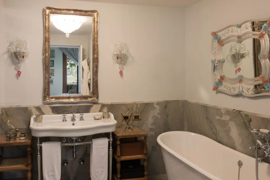 05 Room Al Lago With Lake View Bathroom Ricky Monti