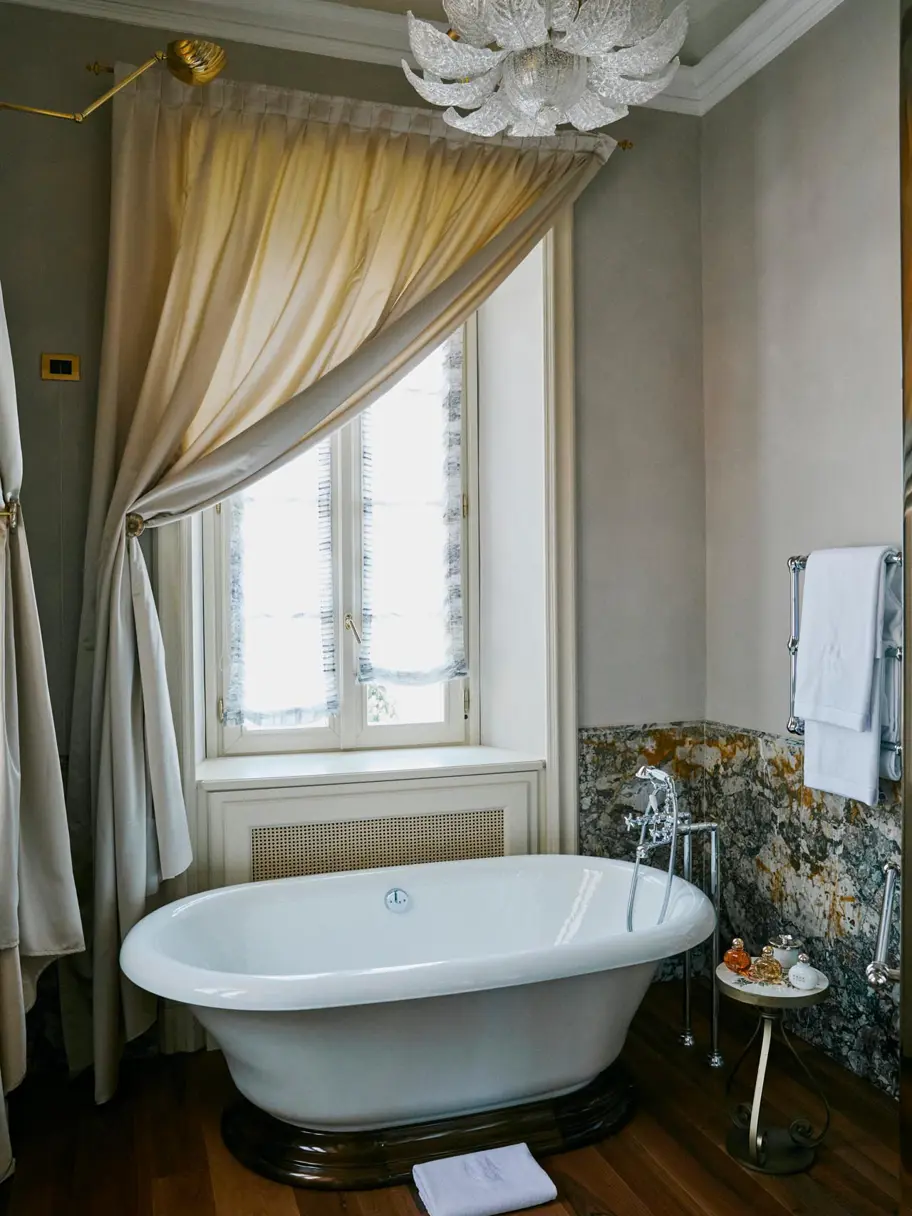 13 Suite Norma In The Villa With Lake View Bathroom Detail Stefan Giftthaler