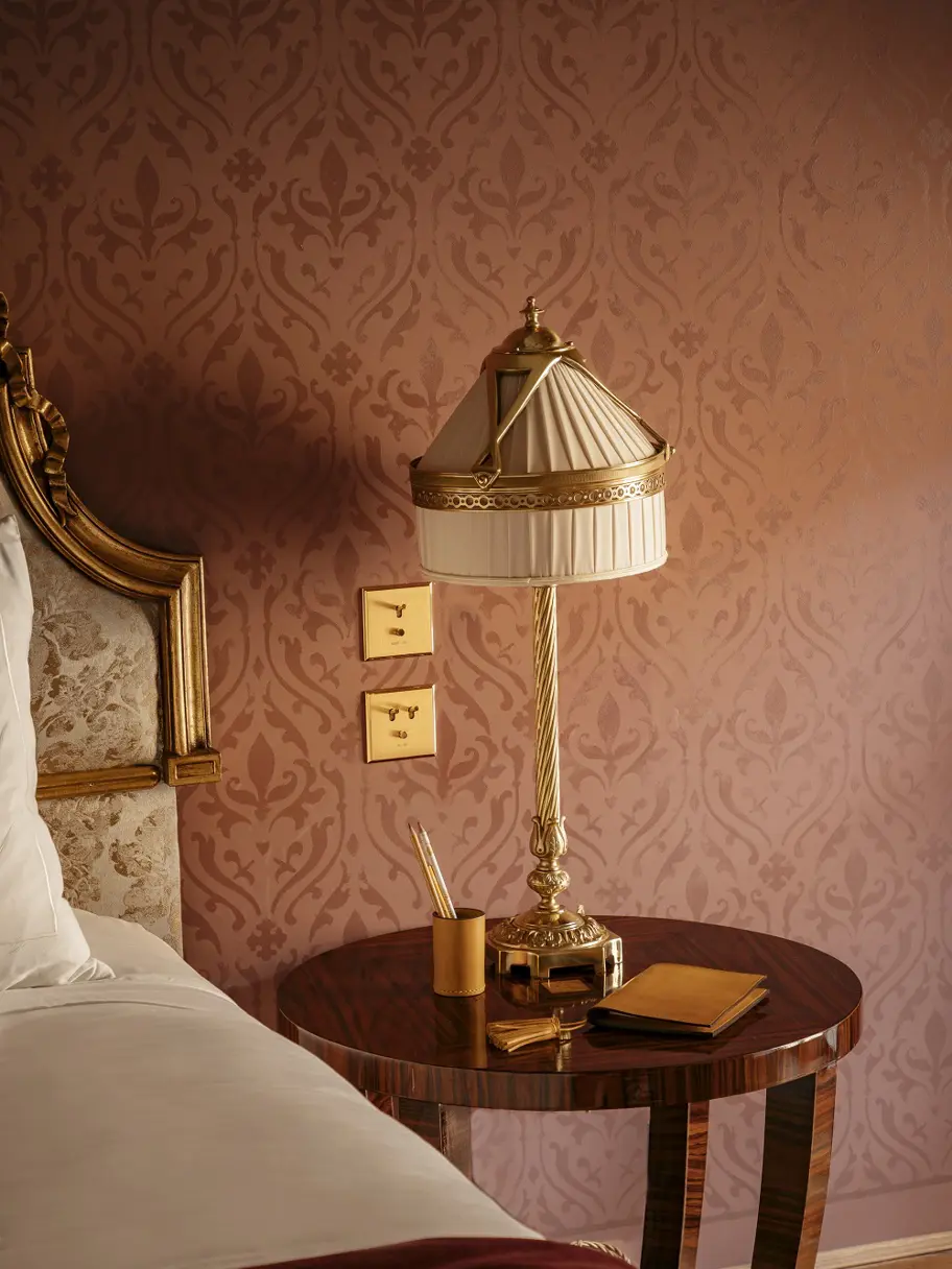 20 Grand Room In The Palazz Detail © Ruben Ortiz