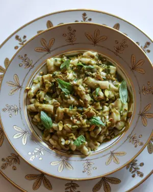 La Pasta E Patate Con Pesto Di Pistacchio, Basilico E Pecorino © Azzurra Primavera