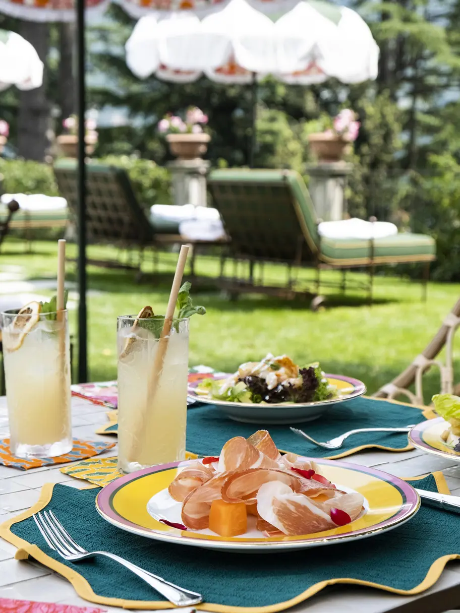 Lunch By The Pool 1 © Enrico Costantini