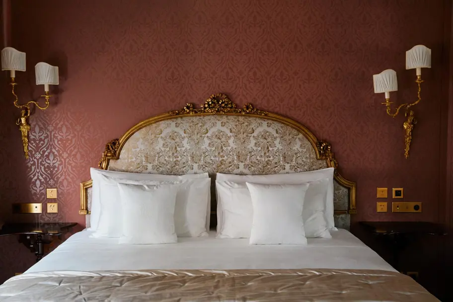 03 Room In The Palazz Bedroom Stefan Giftthaler