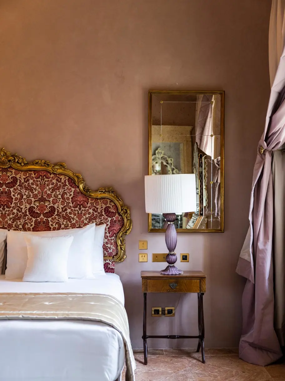 02 Room In The Villa Bedroom Enrico Costantini